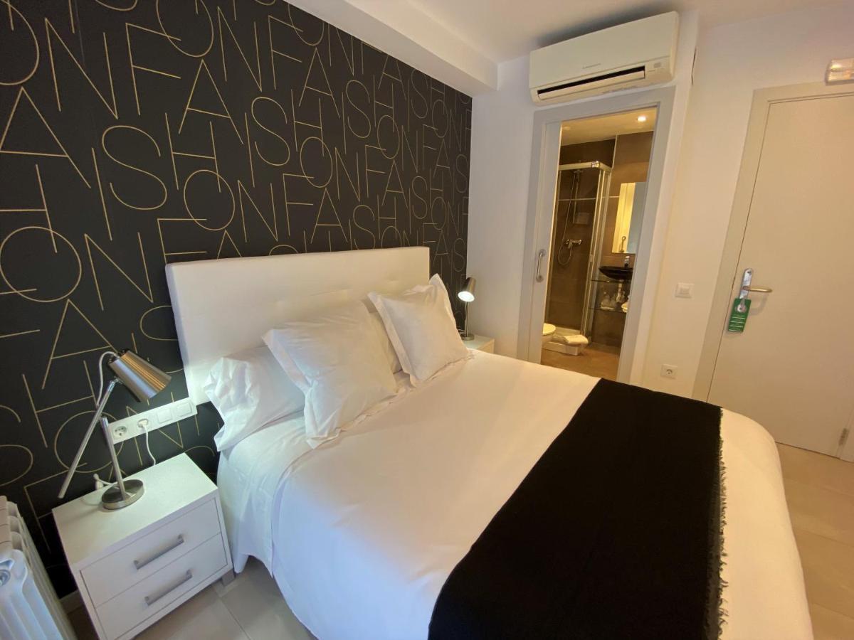 Hostal Somnis Suria Luaran gambar