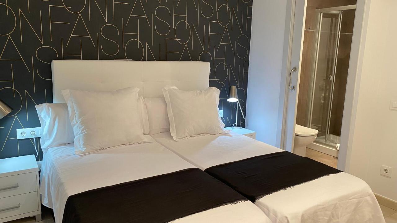 Hostal Somnis Suria Luaran gambar